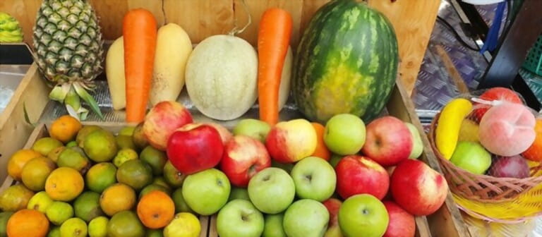How To Decorate Fruit Basket