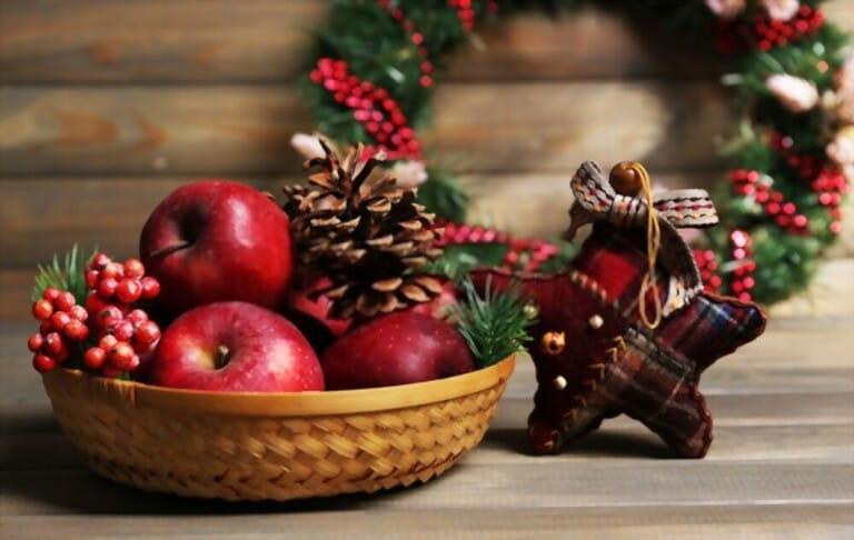 How To Decorate Fruit Basket