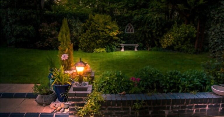6 Pro Tips On How To Maintain Your Outdoor Lights' Glow