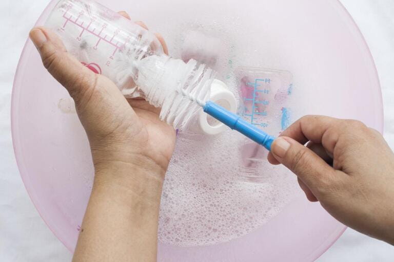 How To Clean Baby Bottles After Each Use