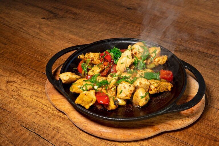 How to Choose a Saute Pan