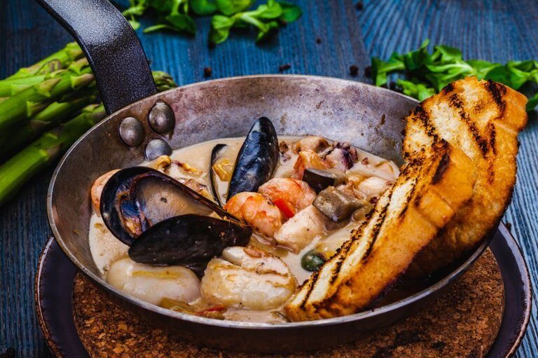 How to Choose a Saute Pan