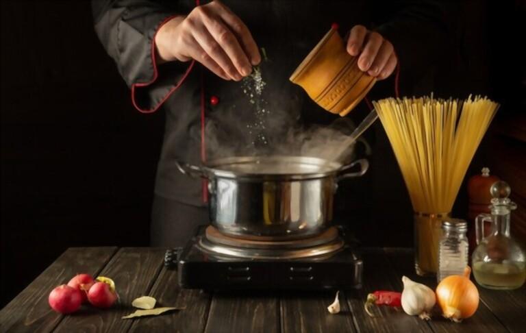 How to Use A Stock Pot