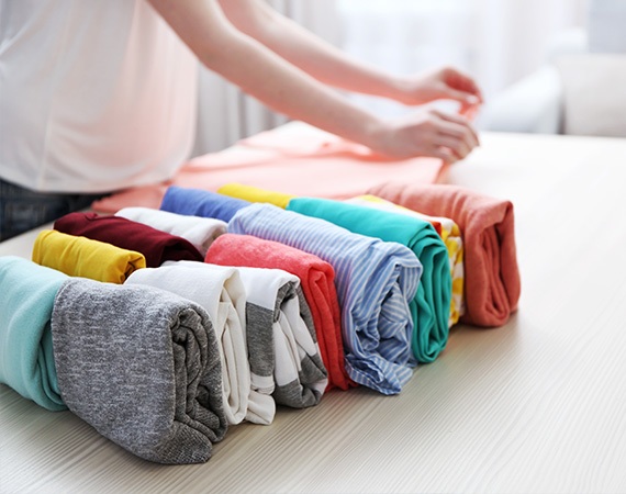 How to Organize Clothes in A Small Closet