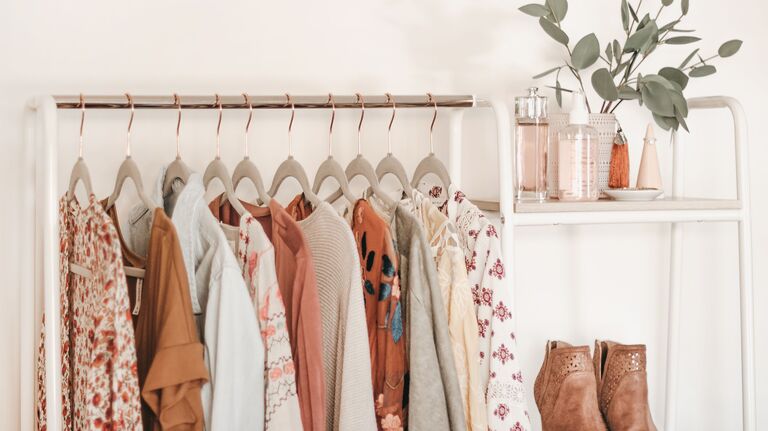 How to Organize Clothes in A Small Closet