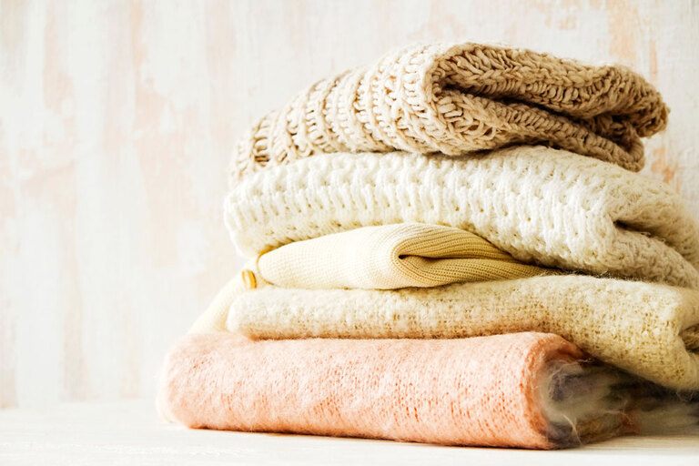 How to Organize Clothes in A Small Closet