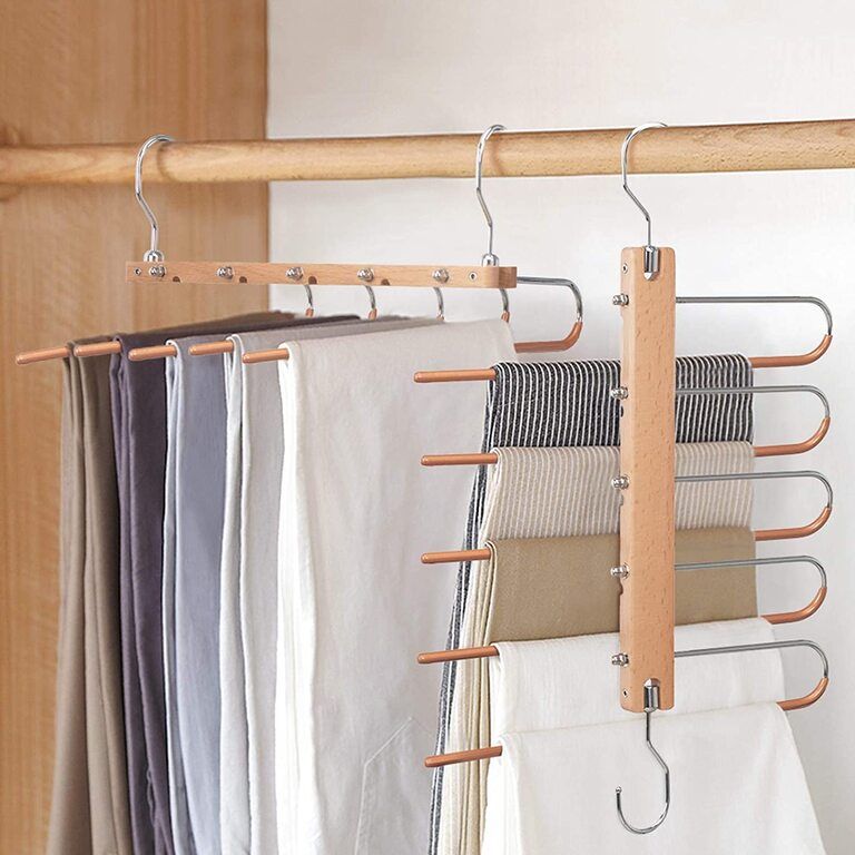 How to Organize Clothes in A Small Closet