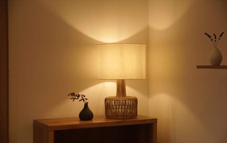 How To Choose Light Bulb Color