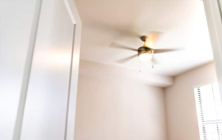 How To Choose Light Bulb Color