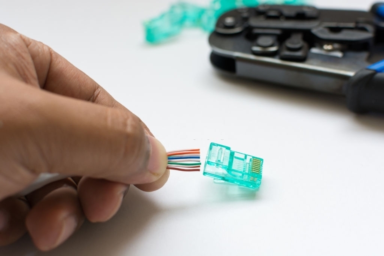 How To Wire and Crimp RJ45 Connector